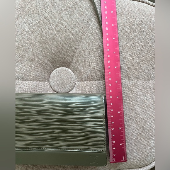 Louis Vuitton Epi Honfleur Brown Shoulder Bag - Picture 14 of 16